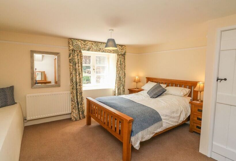 Upper Barn Cottage
