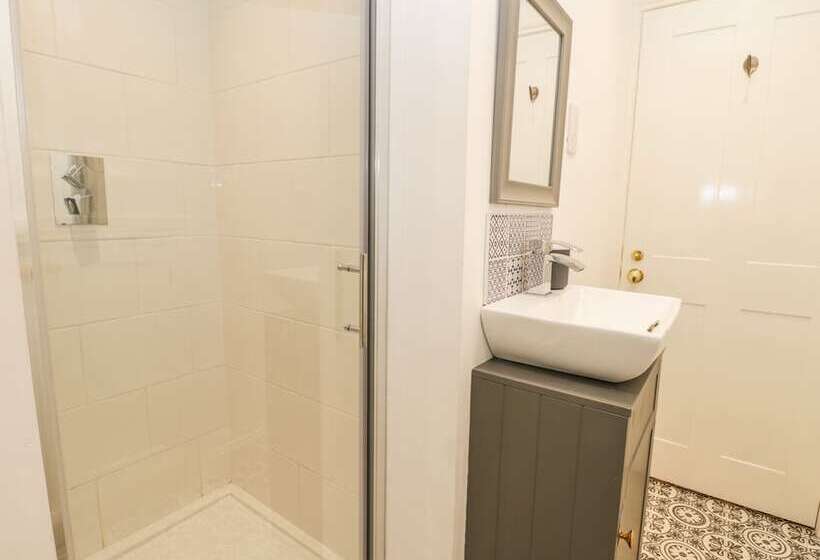 West Cliff Apartment