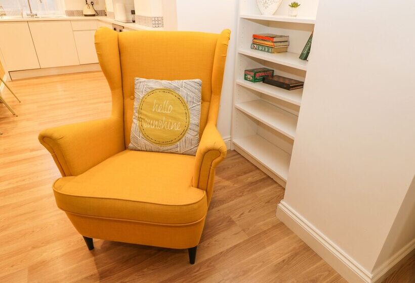 West Cliff Apartment