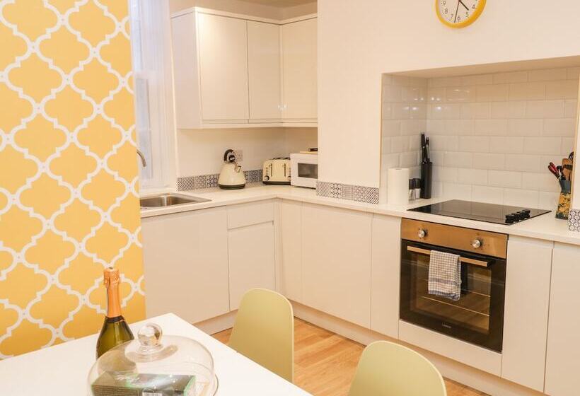 West Cliff Apartment