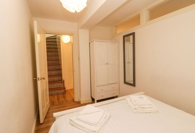 West Cliff Apartment