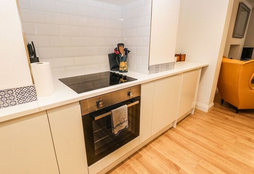 West Cliff Apartment