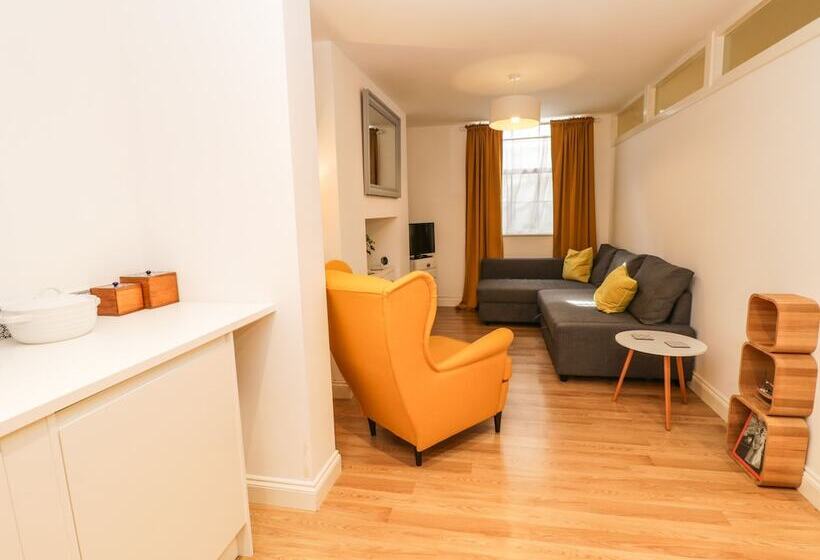 West Cliff Apartment