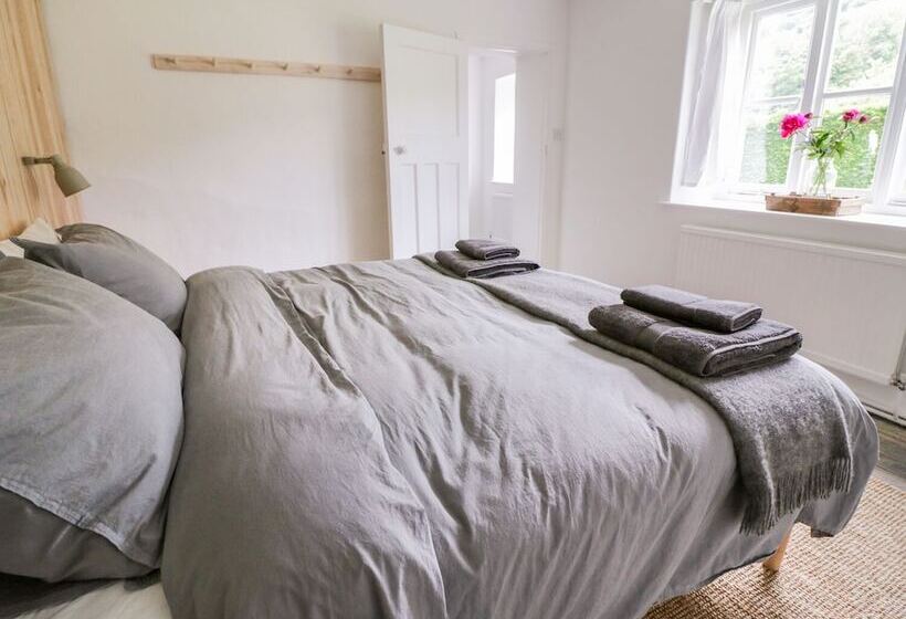 Whitehall Farm Cottage