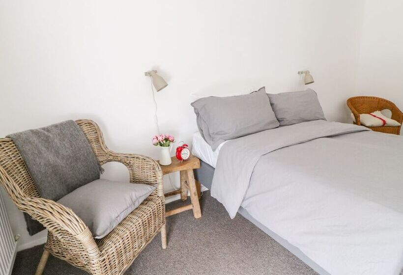 Whitehall Farm Cottage