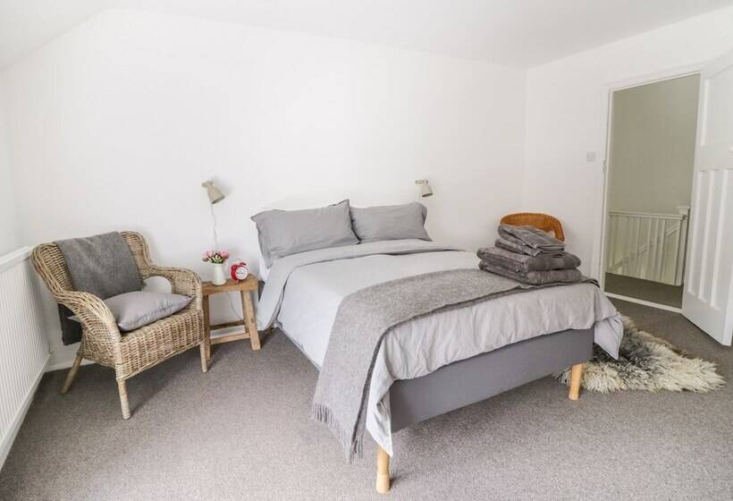 Whitehall Farm Cottage