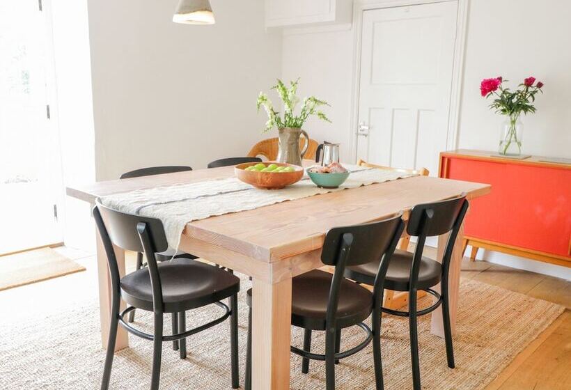 Whitehall Farm Cottage