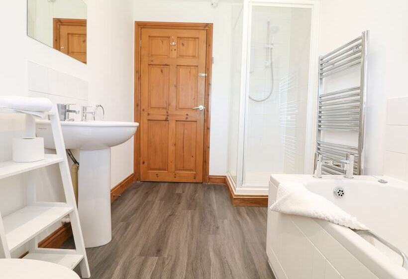 Willow Lodge, Retallack