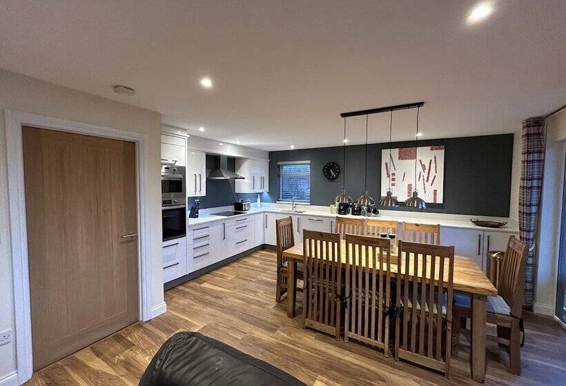 Willow Lodge, Retallack