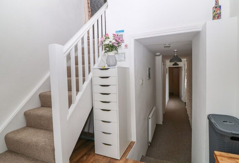 Wingstone Farm Cottage