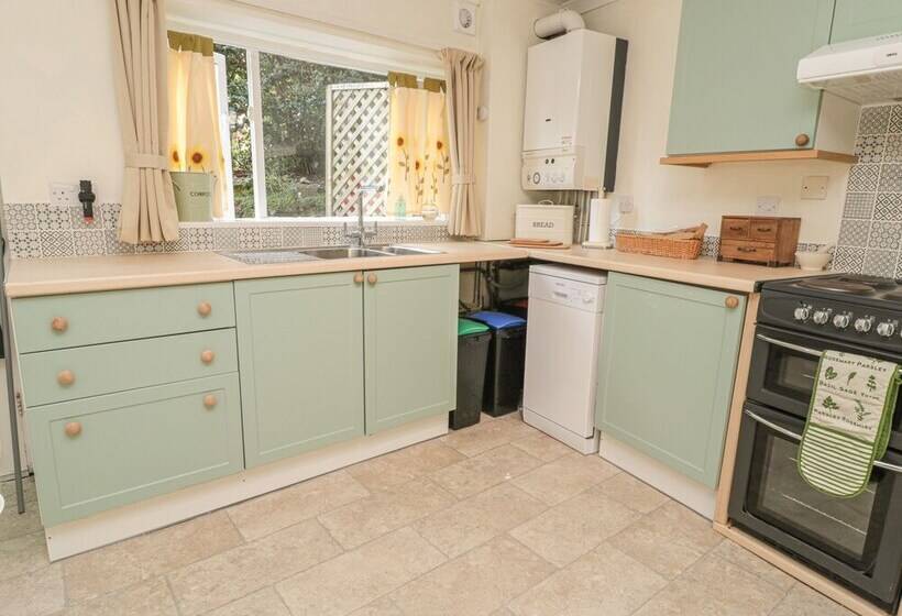 Wordsworth Cottage West