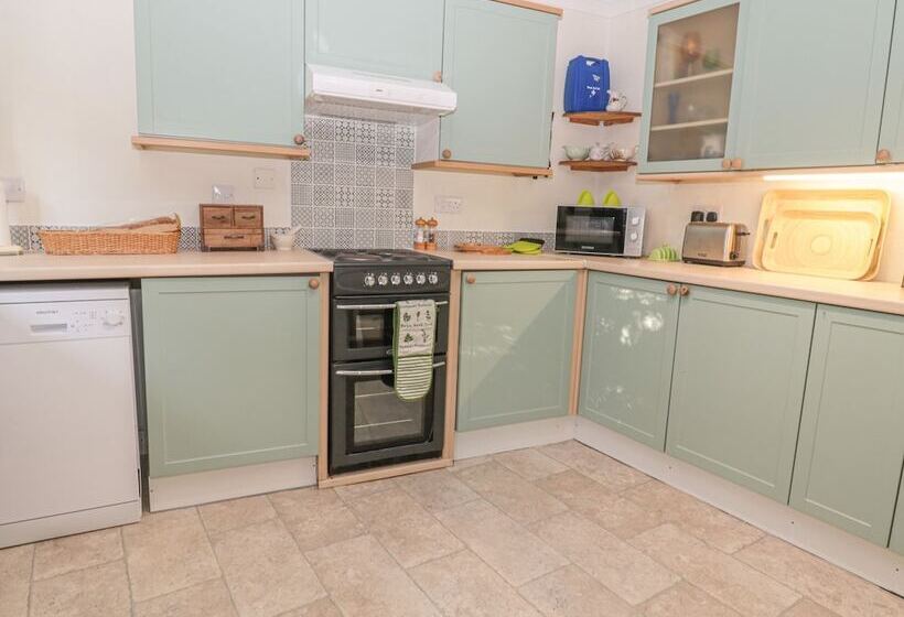 Wordsworth Cottage West