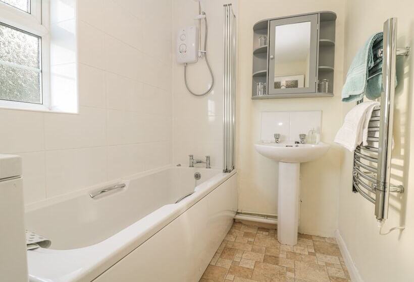 Wordsworth Cottage West