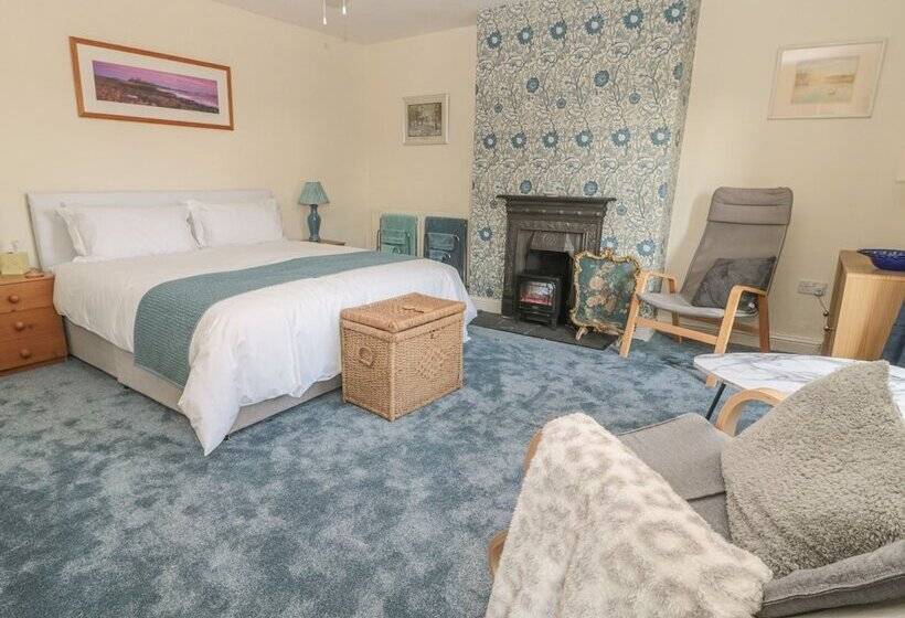 Wordsworth Cottage West