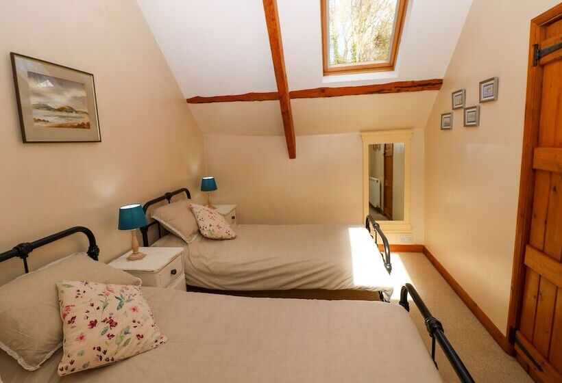 1 Mill Farm Cottages