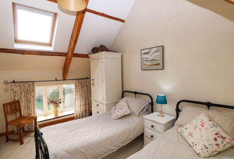 1 Mill Farm Cottages