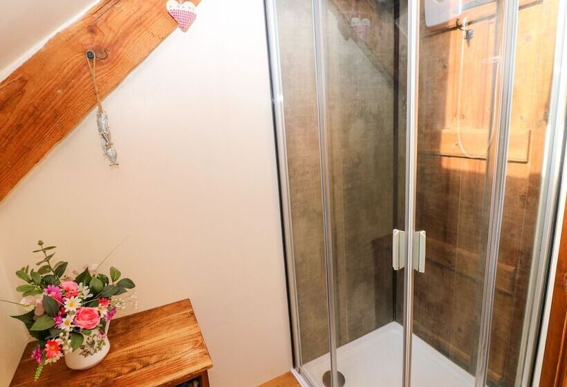 1 Mill Farm Cottages