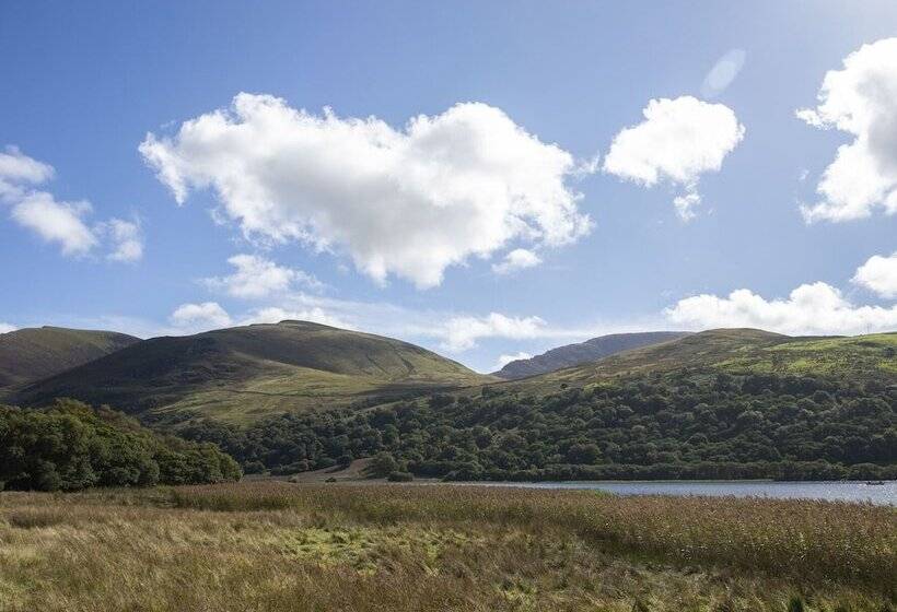 17 Victoria Terrace Perthi