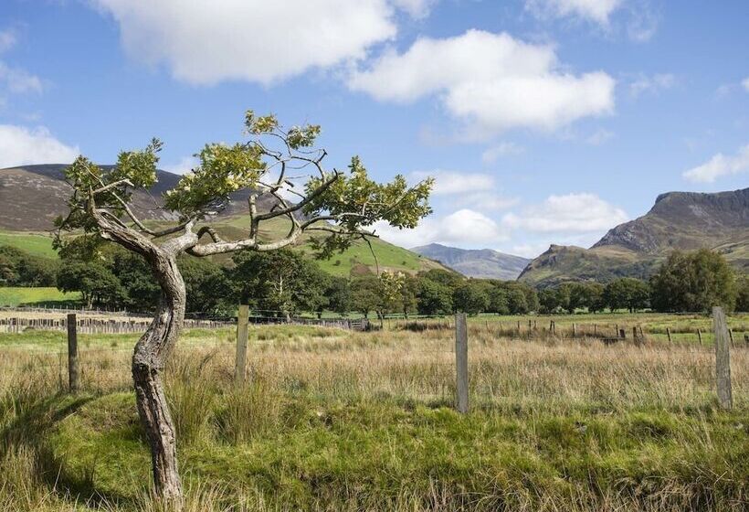 17 Victoria Terrace Perthi