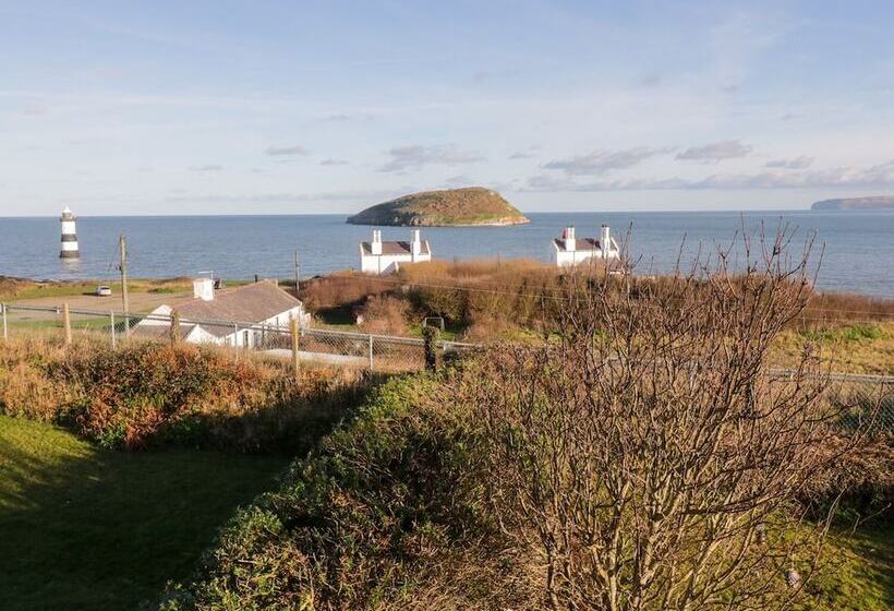 2 Old Coastguard House