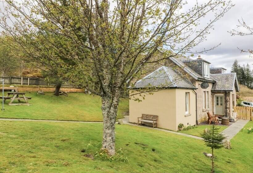 2 Station Cottages