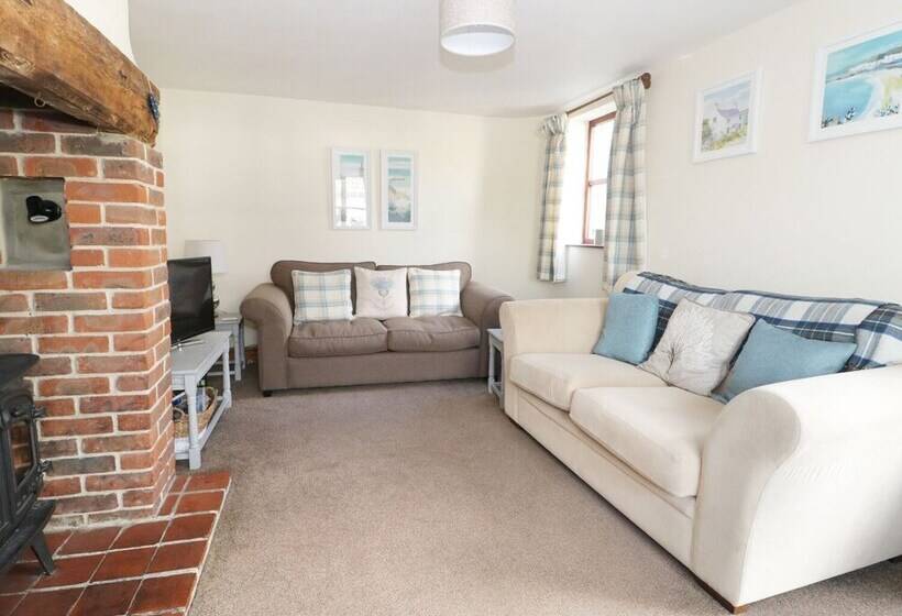 2 Wisteria Cottages