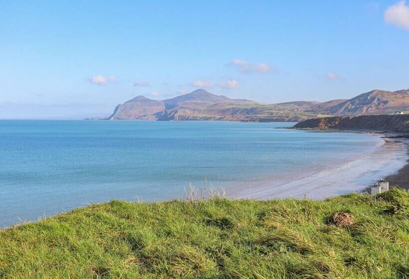 25 Langlands Terrace