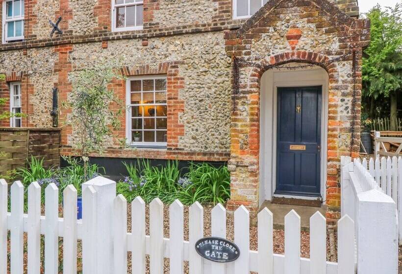3 Station Cottages