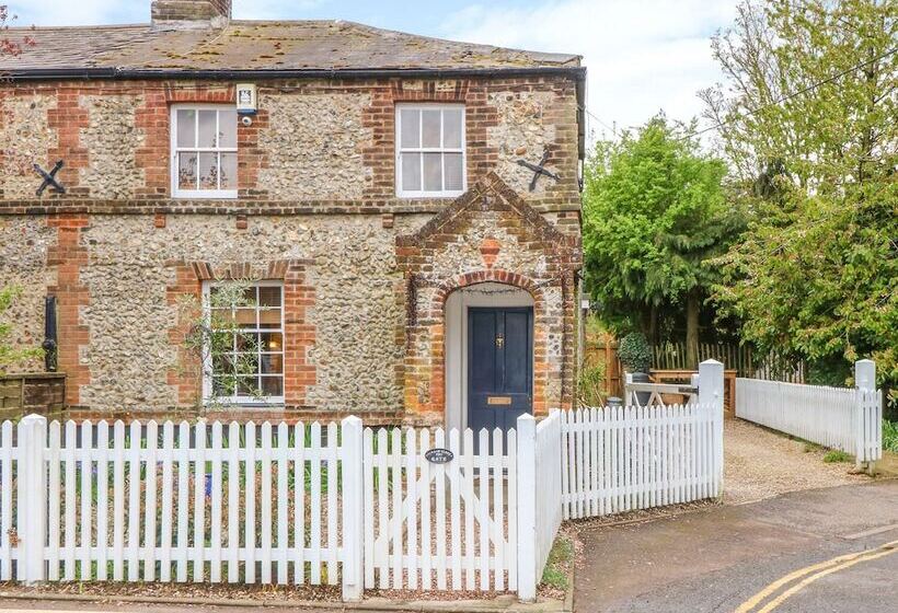 3 Station Cottages