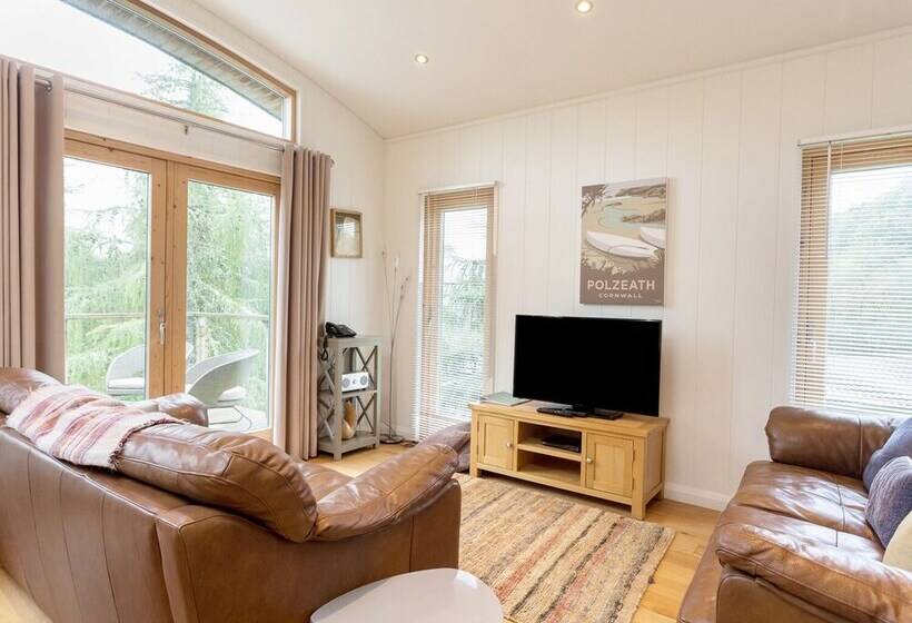 6 Lake View