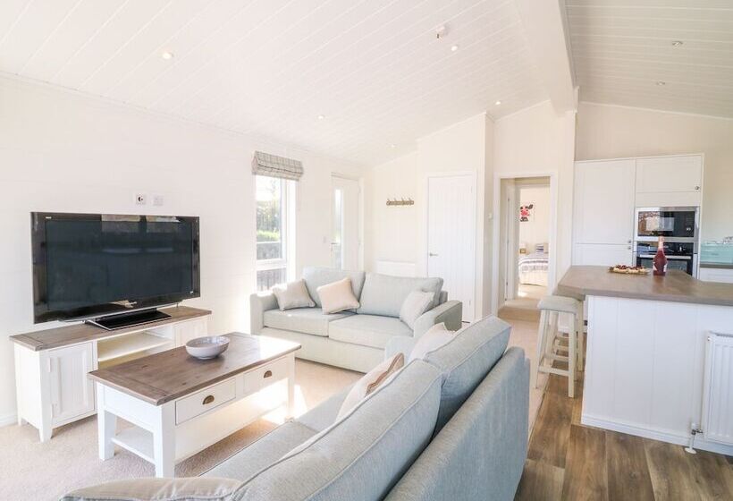 Ash Lodge