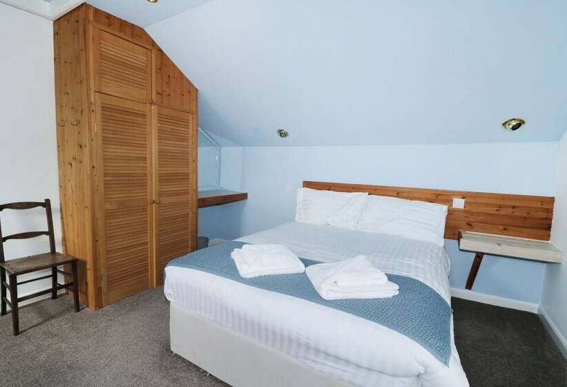 Brackenber Lodge