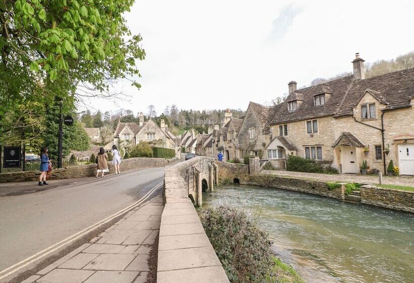 Castle Combe Cottage