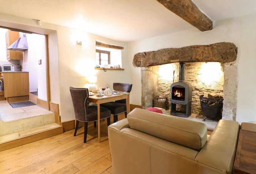 Castle Combe Cottage