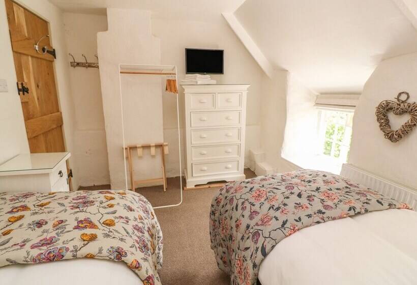 Clahar Cottage