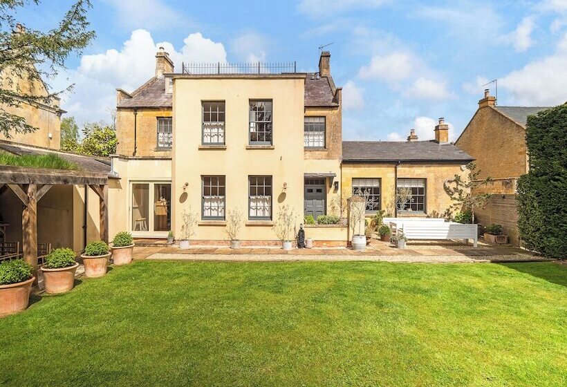 Cotswold House
