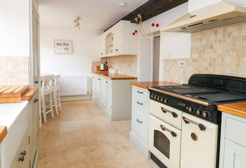 Greenham Cottage