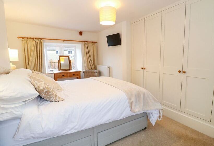 Greenham Cottage