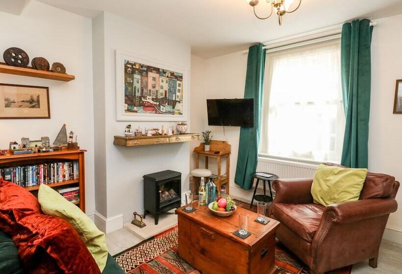 Harbour Catch Cottage