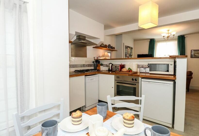 Harbour Catch Cottage