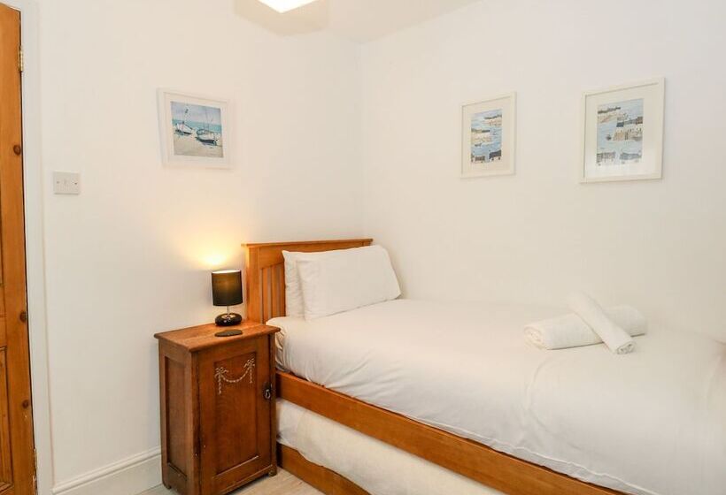 Harbour Catch Cottage