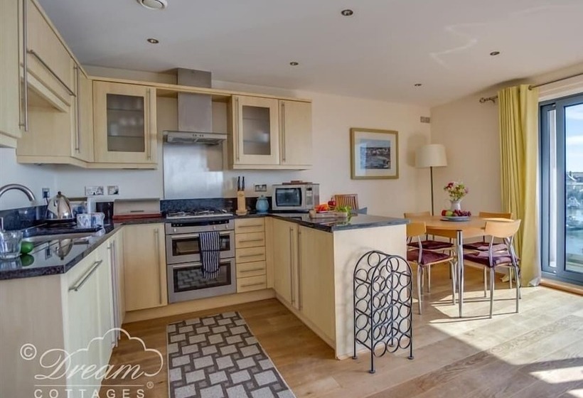 Harbour View Apartment