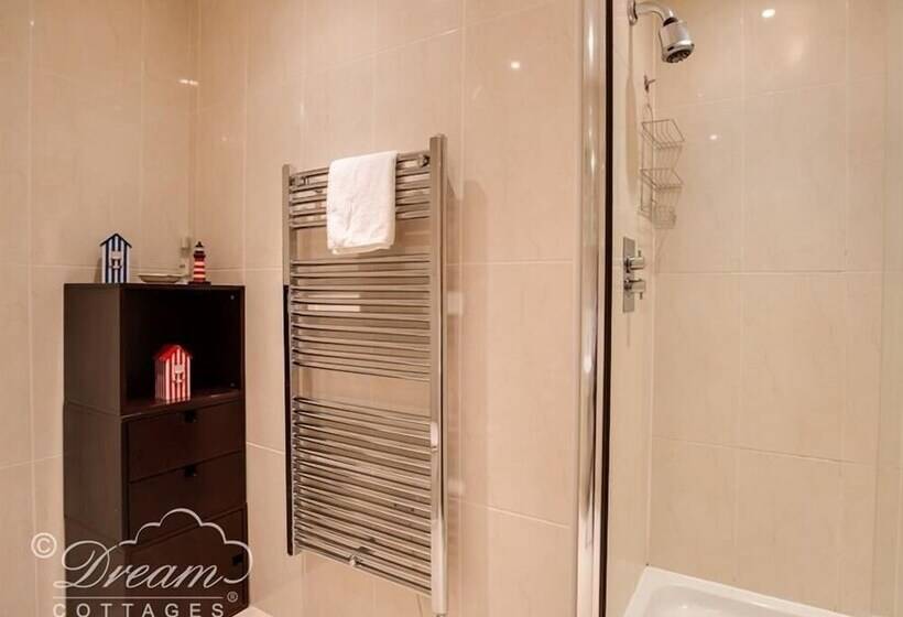 Harbour View Apartment