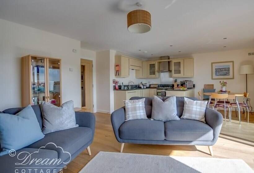 Harbour View Apartment