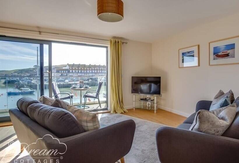 Harbour View Apartment