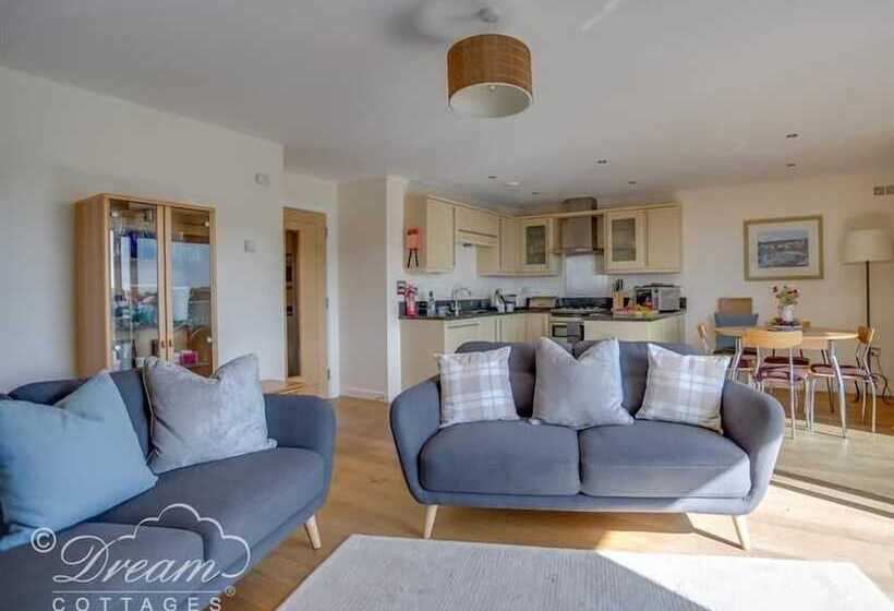 Harbour View Apartment