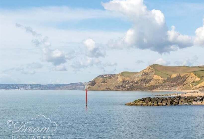 Harbour View Apartment