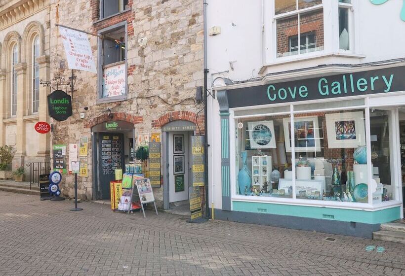 Harbour Watch Apartment 1