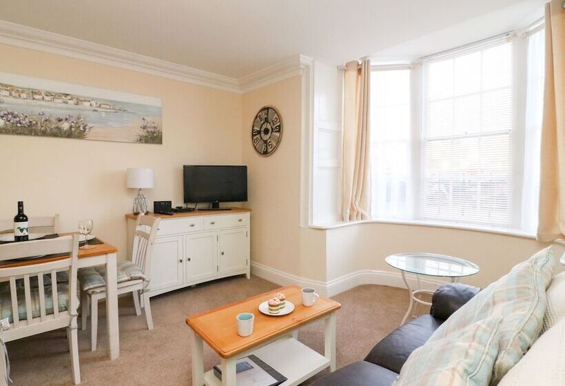 Harbour Watch Apartment 1