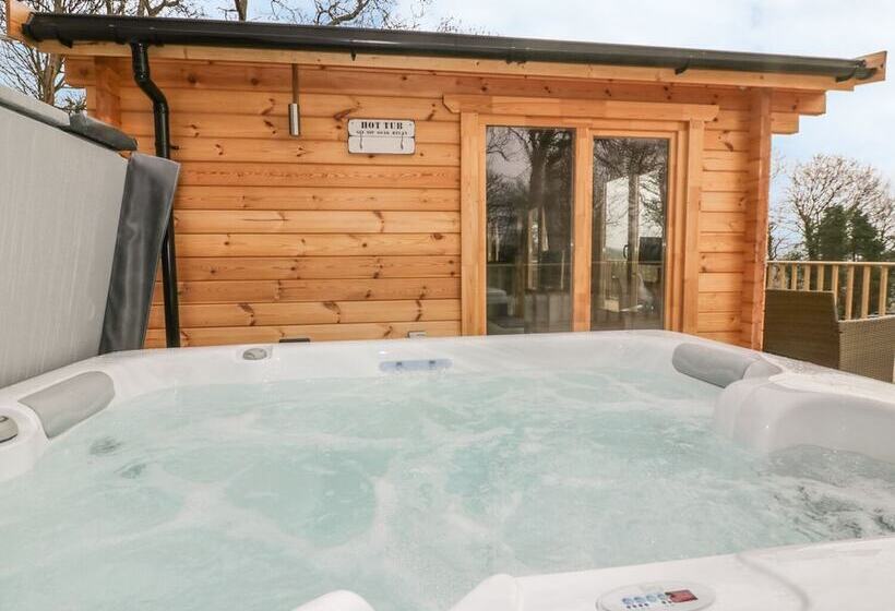 Little Orchard Lodge